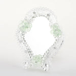 Load image into Gallery viewer, Elegante specchio artigianale da tavolo &quot;Calla&quot; con riflessi Argento e dettagli floreali di colore verde
