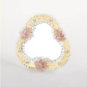 Piccolo specchio artigianale da tavolo "Camelia" con riflessi Oro e dettagli floreali di colore rosa