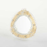 Load image into Gallery viewer, Elegante specchio artigianale da tavolo &quot;Fresia&quot; con riflessi Oro e dettagli floreali in Cristallo
