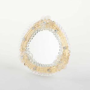 Elegante specchio artigianale da tavolo "Fresia" con riflessi Oro e dettagli floreali in Cristallo