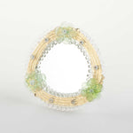 Load image into Gallery viewer, Elegante specchio artigianale da tavolo &quot;Fresia&quot; con riflessi Oro e dettagli floreali di colore verde

